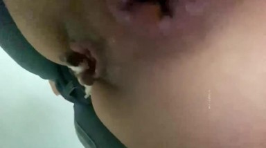 重口厕拍胆大牛人潜入县城卫生院女厕手机近距离偷拍医护大小便口味有点重都快贴到人家屁股上了 